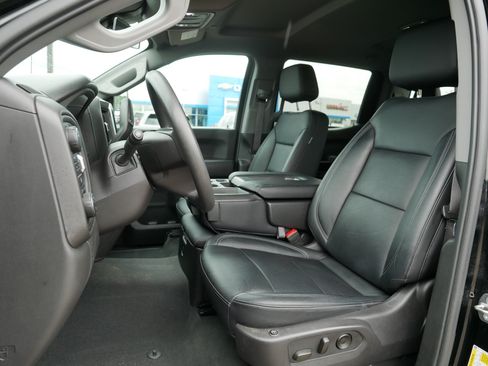 Used 2024 Chevrolet Silverado 1500 Custom Trail Boss w/ Midnight Edition AWD/4WD image 33