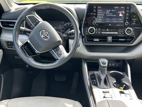 Used 2020 Toyota Highlander Limited AWD/4WD image 26