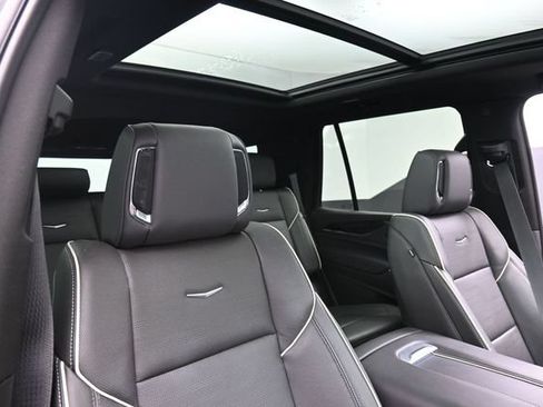 Used 2024 Cadillac Escalade Sport AWD/4WD image 29