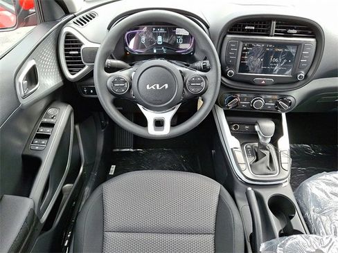 New 2025 Kia Soul LX w/ LX Technology Package image 7
