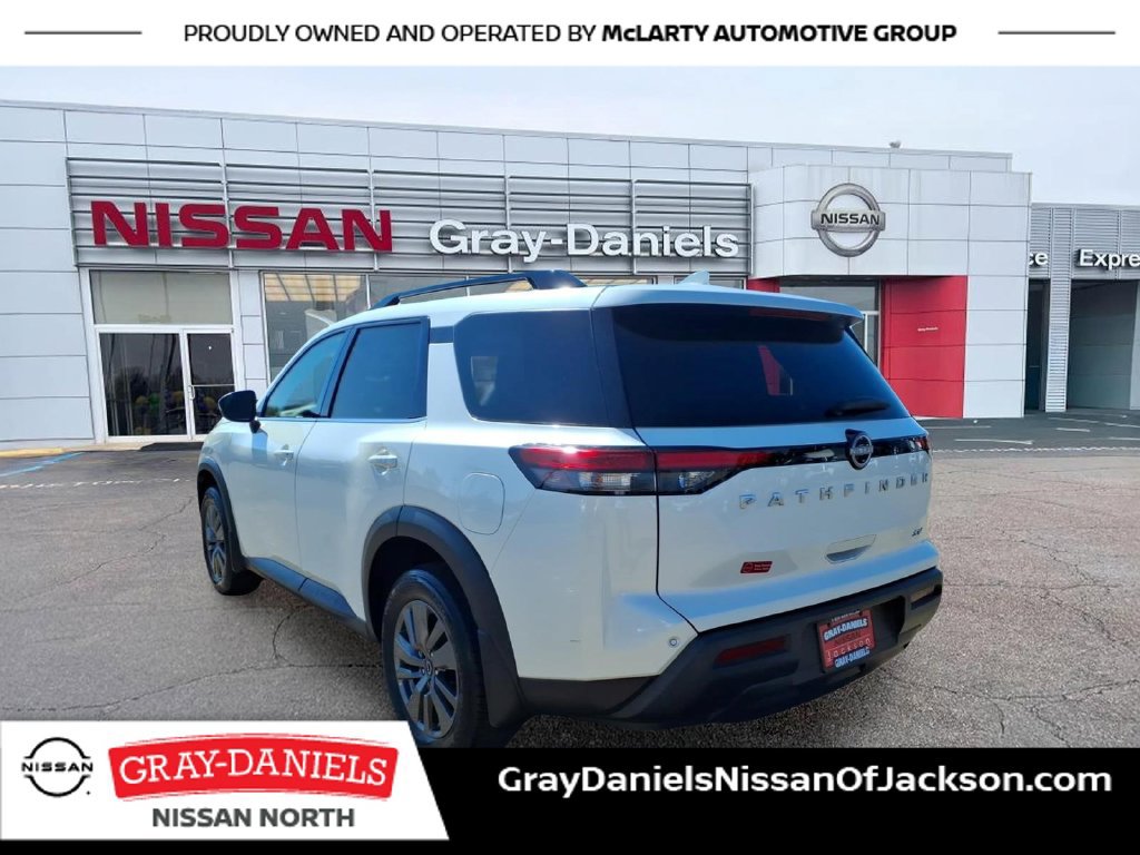 Used 2024 Nissan Pathfinder SV FWD image 5
