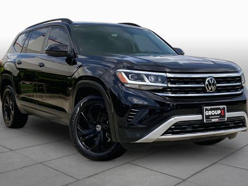 Used 2022 Volkswagen Atlas SE w/ Panoramic Sunroof Package AWD/4WD image 3