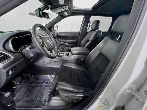 Used 2018 Jeep Grand Cherokee Altitude image 20