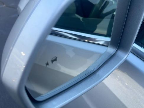 Used 2017 Cadillac XT5 Luxury image 16