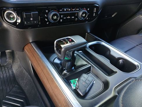 Certified 2022 Chevrolet Silverado 1500 High Country w/ Technology Package image 16