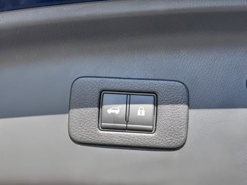 Used 2024 Nissan Armada Platinum w/ Captain's Chairs Package RWD image 44