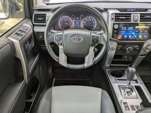 Used 2018 Toyota 4Runner SR5 Premium image 17