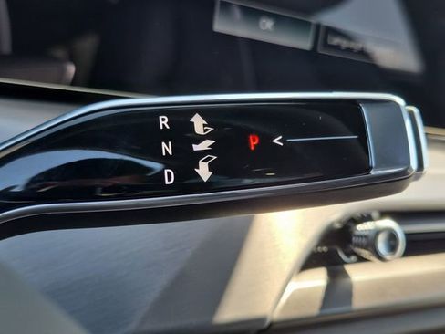 New 2026 Cadillac Vistiq Sport image 23