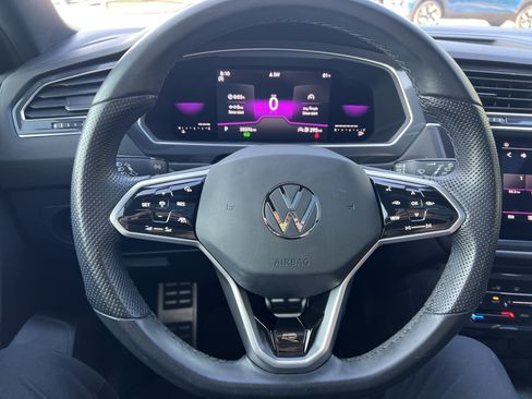 Used 2022 Volkswagen Tiguan SE R-Line FWD image 13