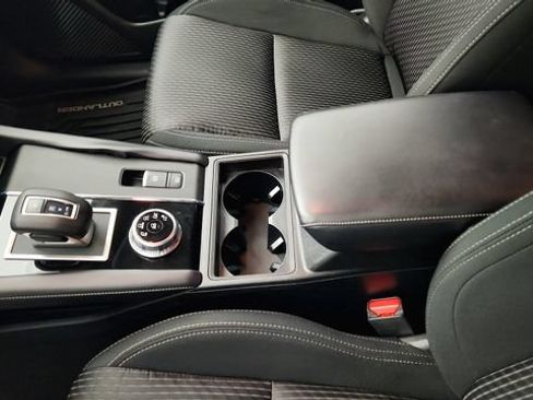Used 2023 Mitsubishi Outlander ES FWD image 13