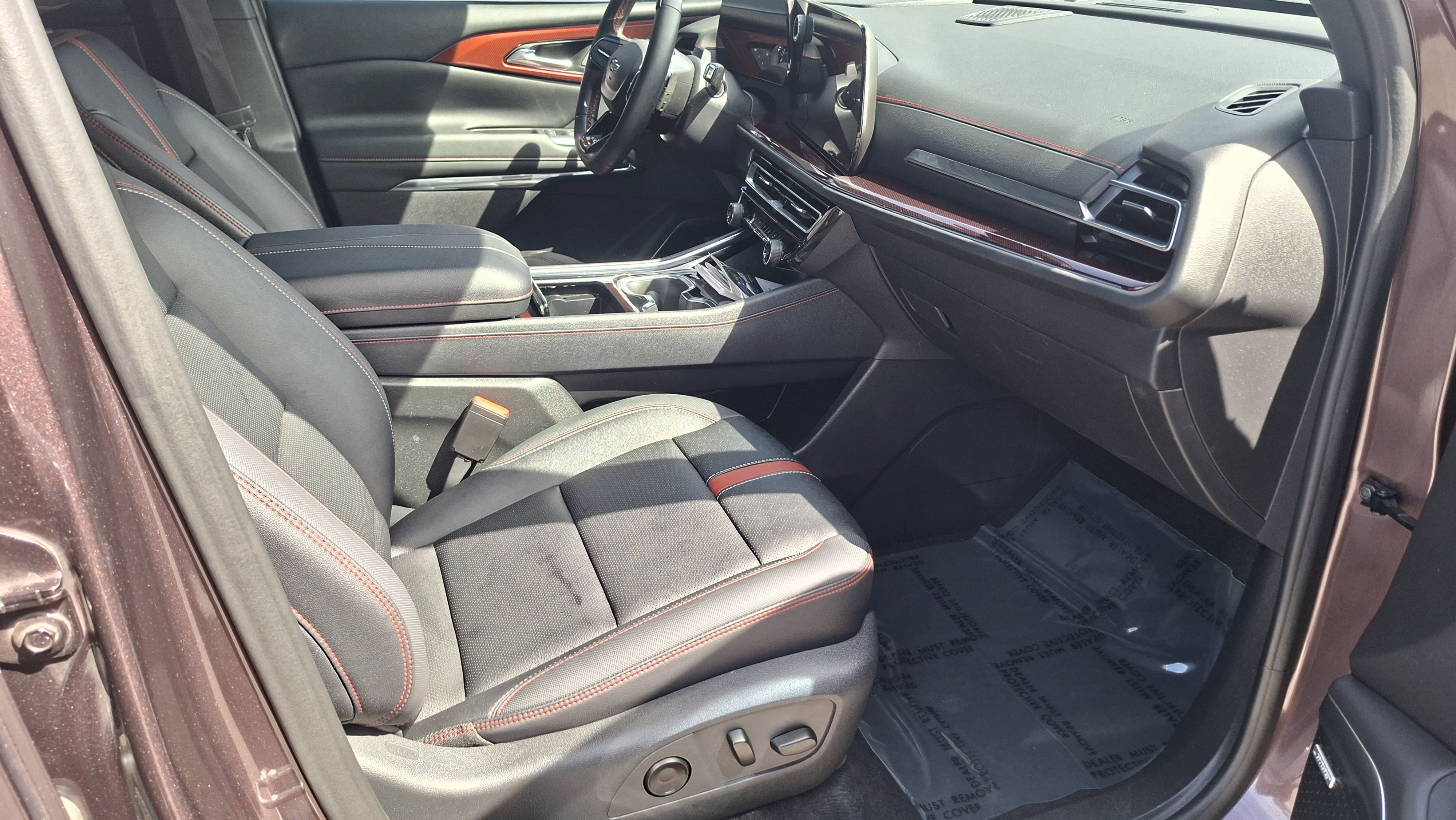 Used 2024 Chevrolet Traverse RS w/ LPO, Floor Liner Package FWD image 23
