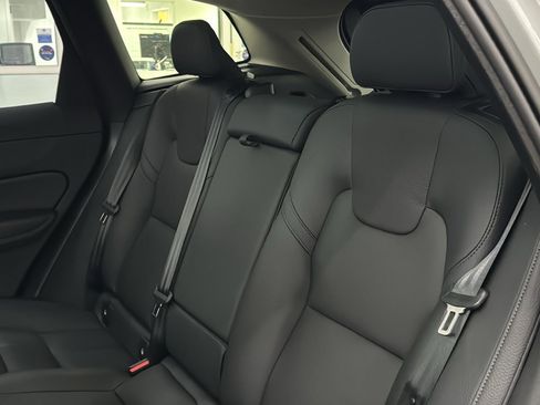 Certified 2025 Volvo XC60 T8 Plus image 26