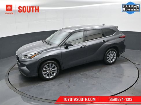 Used 2023 Toyota Highlander Limited image 45