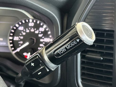 Certified 2022 Nissan Titan SV image 20