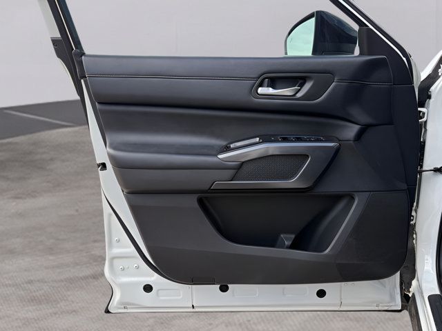 Certified 2023 Nissan Pathfinder SL FWD image 22