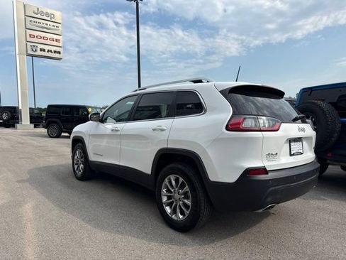 Used 2021 Jeep Cherokee Latitude Lux w/ Mopar Interior Package AWD/4WD image 5