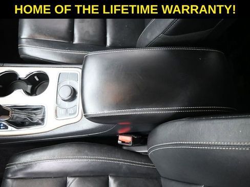 Used 2017 Jeep Grand Cherokee Limited image 36