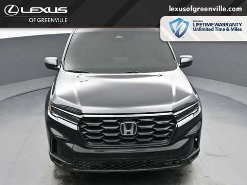 Used 2025 Honda Pilot Sport image 23