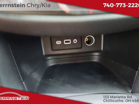 Used 2021 Chevrolet Equinox LT FWD image 21