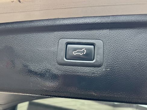 Used 2017 Subaru Outback 2.5i Limited image 26