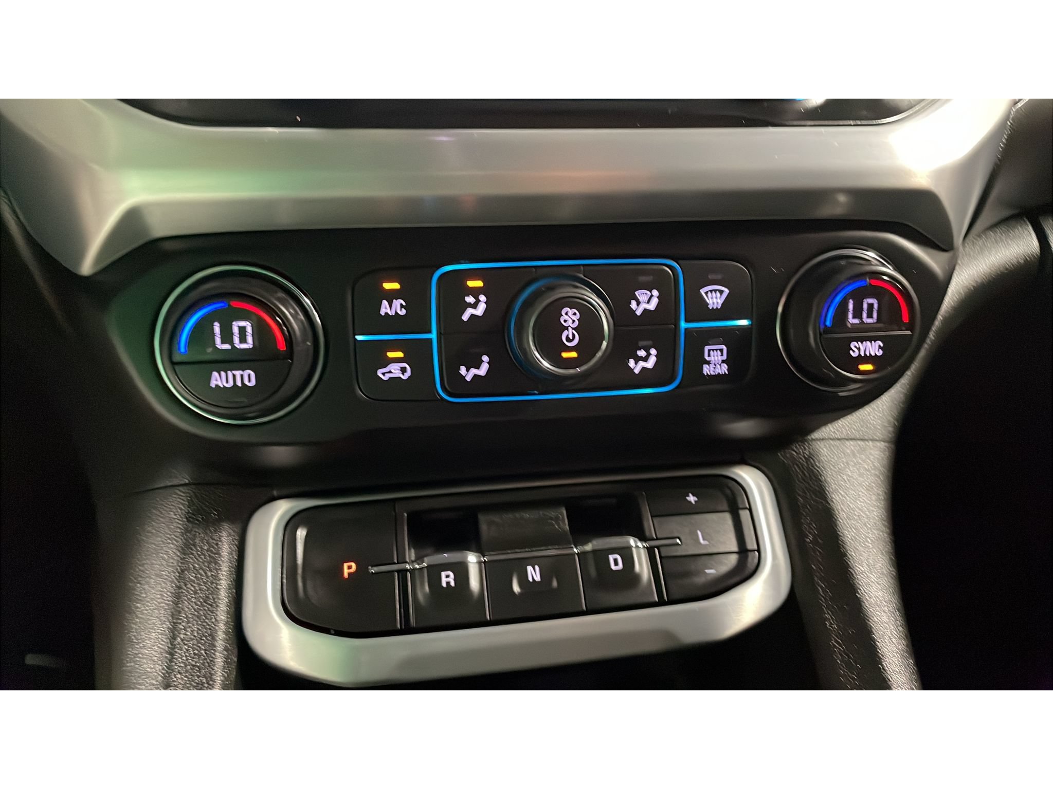 Used 2021 GMC Acadia SLE w/ Driver Convenience Package AWD/4WD image 14
