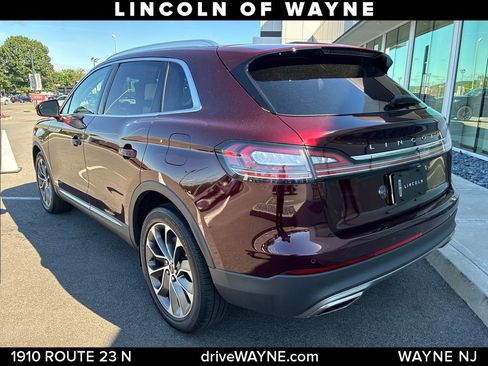Used 2023 Lincoln Nautilus Reserve AWD/4WD image 4