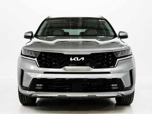 Certified 2023 Kia Sorento EX w/ Panoramic Sunroof Package image 4