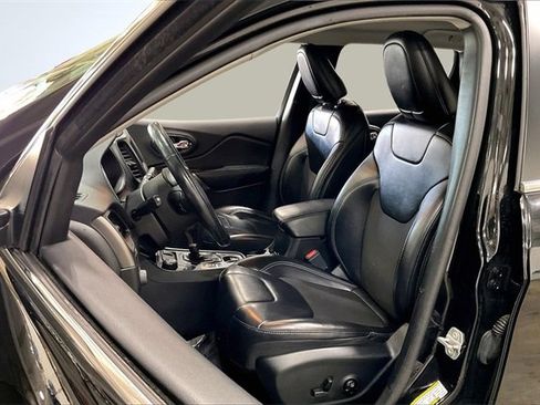 Used 2019 Jeep Cherokee Latitude Plus w/ Cold Weather Group image 25