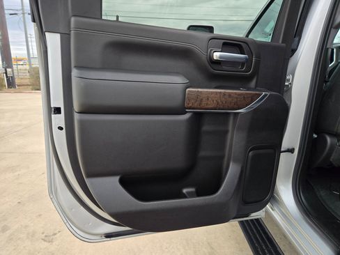 Certified 2023 GMC Sierra 2500 Denali w/ Denali Ultimate Package image 16