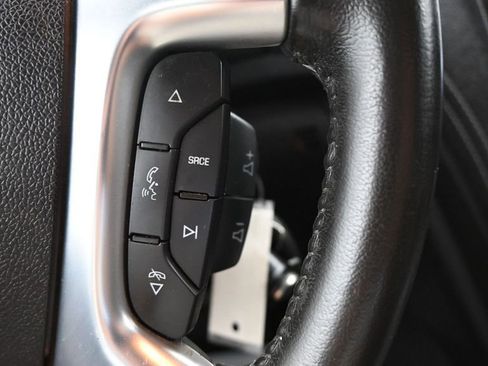 Used 2015 Chevrolet Traverse LT w/ Style and Technology Package FWD image 34