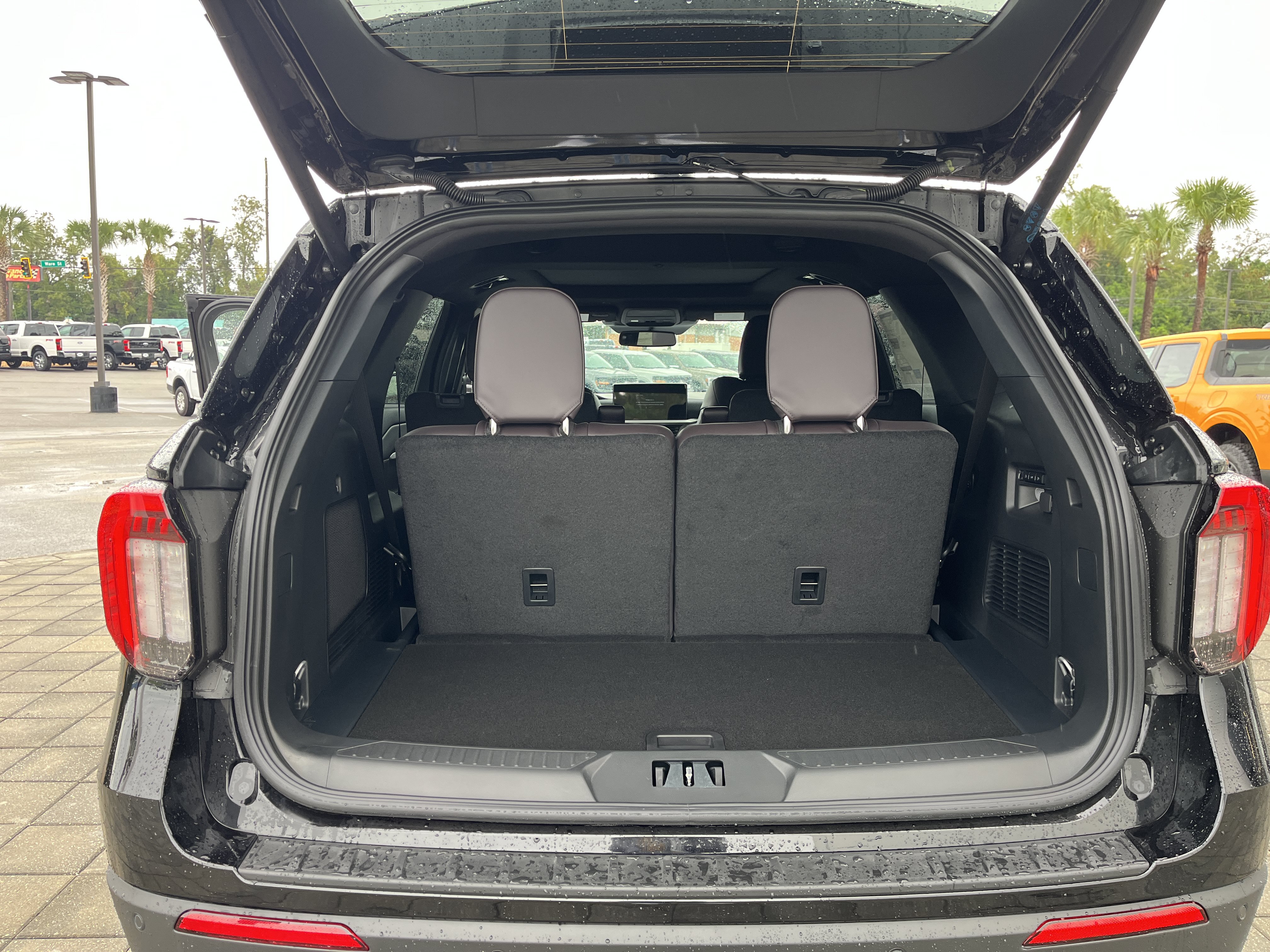 New 2027 Ford Explorer Platinum RWD image 13