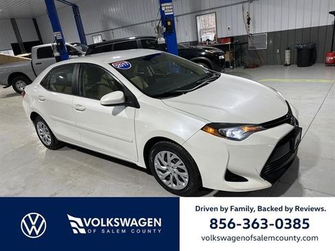 Used 2017 Toyota Corolla LE image 1