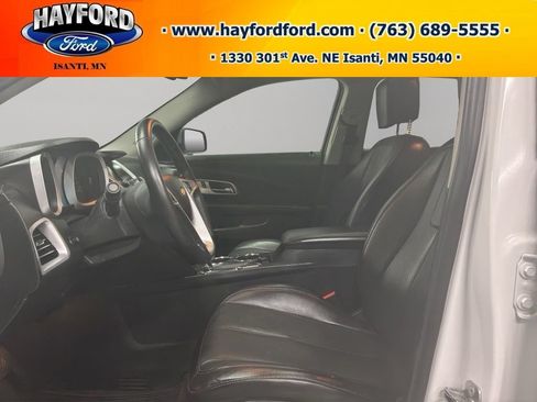 Used 2017 Chevrolet Equinox Premier w/ Enhanced Convenience Package AWD/4WD image 12