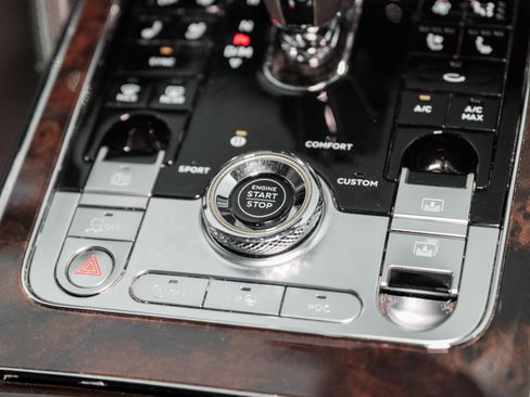 Certified 2022 Bentley Flying Spur V8 image 46