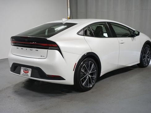 Certified 2025 Toyota Prius image 8