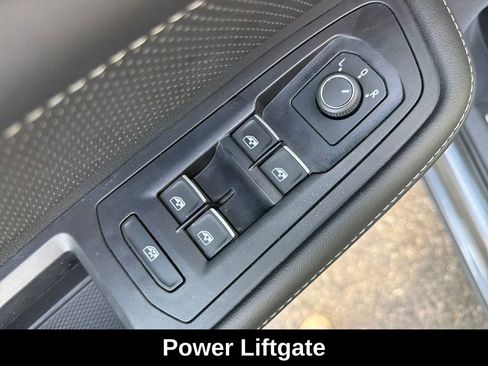 Used 2025 Volkswagen Atlas SE FWD image 13