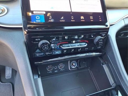 New 2025 Jeep Grand Cherokee Limited w/ Luxury Tech Group II image 19