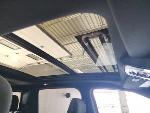 Used 2022 RAM 1500 Big Horn AWD/4WD image 18