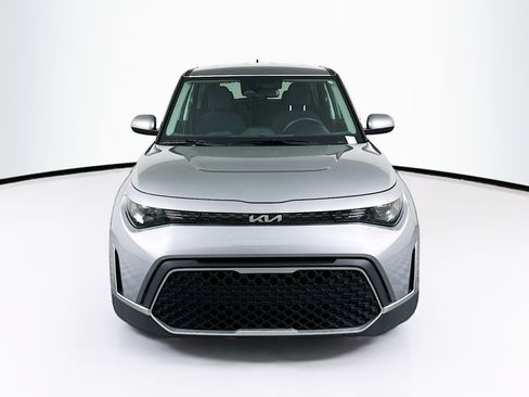Used 2025 Kia Soul LX w/ LX Technology Package image 2