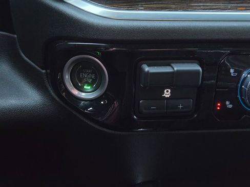 Used 2023 GMC Sierra 1500 Elevation image 24