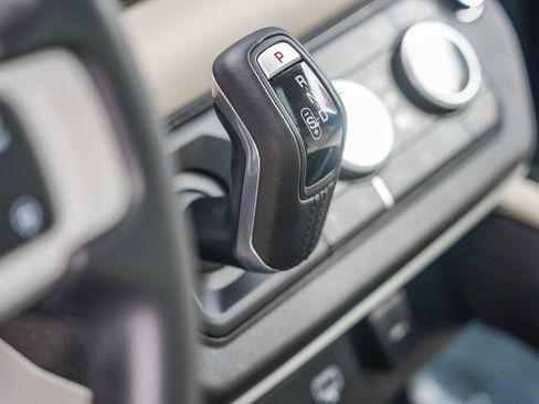 Used 2024 Land Rover Defender 110 S image 21