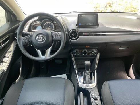 Used 2017 Toyota Yaris iA FWD image 2