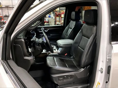 Used 2025 Chevrolet Silverado 1500 High Country w/ Z71 Off-Road Package image 9