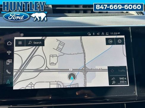 Used 2024 Audi Q8 e-tron Prestige image 28