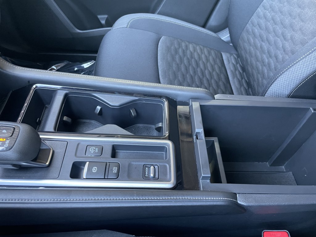 Used 2024 Nissan Pathfinder SV w/ Lighting Package (N92) FWD image 41
