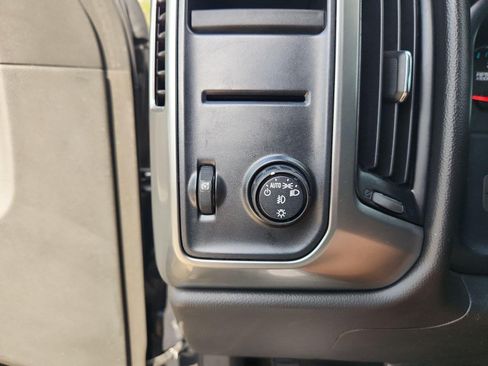 Used 2018 Chevrolet Silverado 1500 LT w/ LT Eassist Package RWD image 17