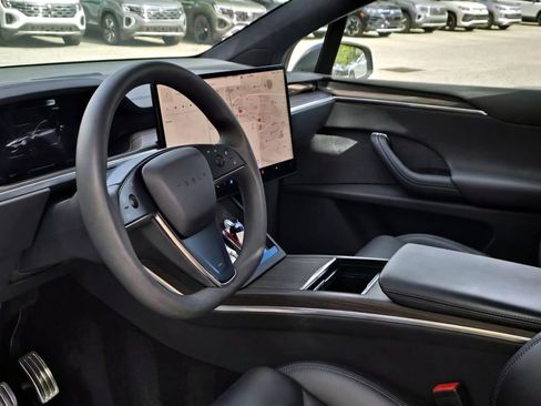 Used 2024 Tesla Model X AWD/4WD image 16