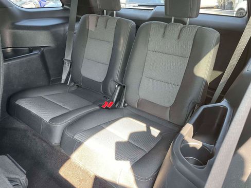 Used 2016 Ford Explorer XLT FWD image 14