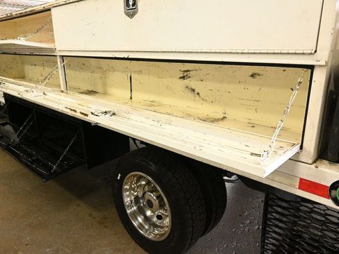 Used 2021 Ford F550 2WD Regular Cab Super Duty image 33