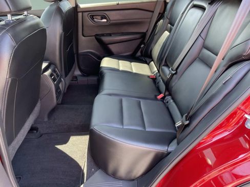 Used 2023 Nissan Rogue SL w/ SL Premium Package FWD image 11